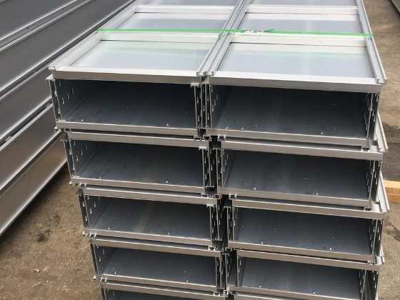 铝合金电缆桥架